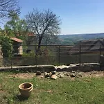 Lama-gite-des-puys Ecologique A 30km Des Pistes, Visite Aux Lamas Charge Ve * Montaigut-le-Blanc