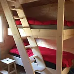 Lama-gite-des-puys Ecologique A 30km Des Pistes, Visite Aux Lamas Charge Ve Montaigut-le-Blanc (Puy-de-Dome)