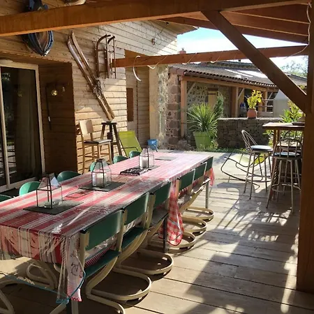 Lama-gîte-des-puys Rénové Avec Toilettes Sèches 30km Du Ski, Visite Aux Lamas Charge Ve * Montaigut-le-Blanc (Puy-de-Dome)