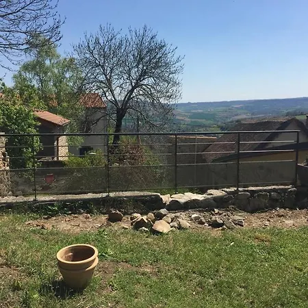 Lama-gite-des-puys Ecologique A 30km Des Pistes, Visite Aux Lamas Charge Ve * Montaigut-le-Blanc (Puy-de-Dome)