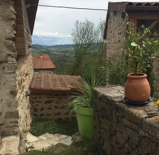Lama-gîte-des-puys écologique à 30km Des Pistes, Visite Aux Lamas Charge Ve Casa de Férias Montaigut-le-Blanc (Puy-de-Dome)