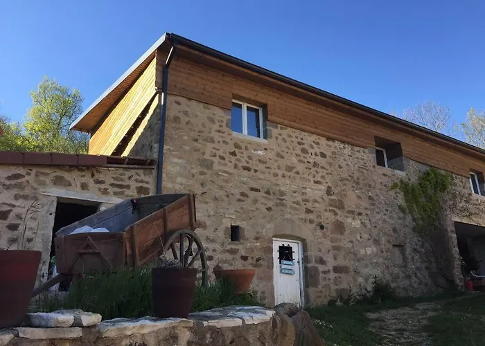 Lama-gîte-des-puys écologique à 30km Des Pistes, Visite Aux Lamas Charge Ve Casa de Férias *