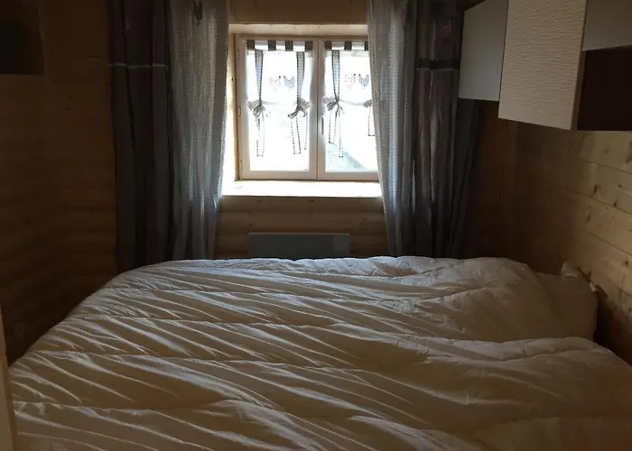 Casa de Férias Lama-gîte-des-puys écologique à 30km Des Pistes, Visite Aux Lamas Charge Ve