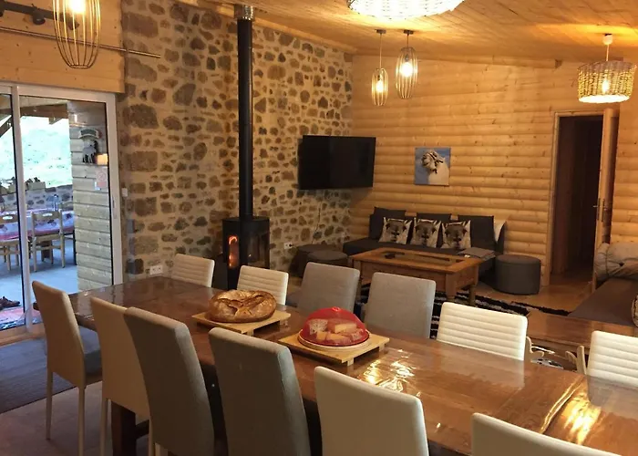 Lama-gîte-des-puys écologique à 30km Des Pistes, Visite Aux Lamas Charge Ve * Montaigut-le-Blanc (Puy-de-Dome)