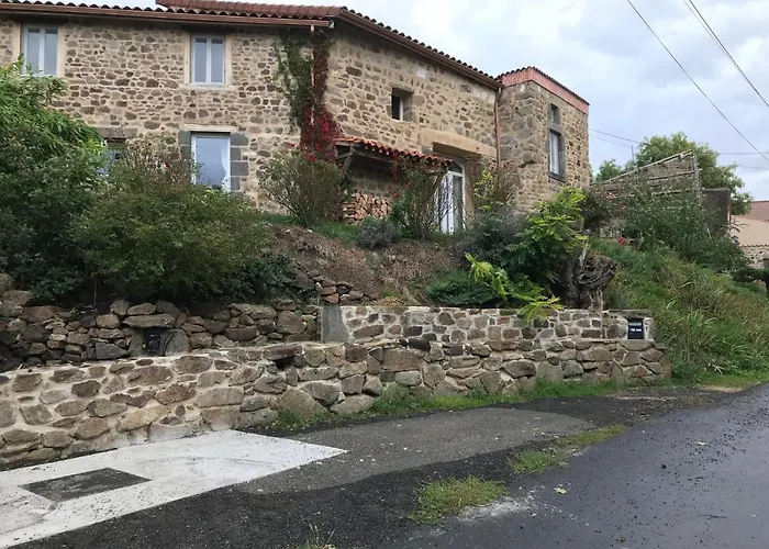 Casa de Férias Lama-gîte-des-puys écologique à 30km Des Pistes, Visite Aux Lamas Charge Ve