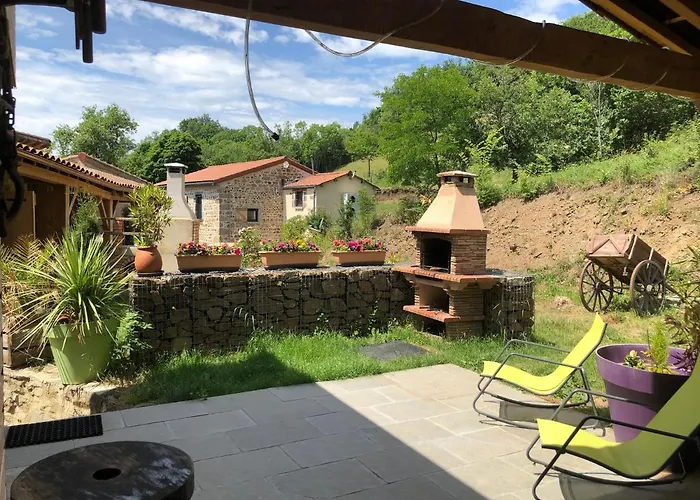 Casa de Férias Lama-gîte-des-puys écologique à 30km Des Pistes, Visite Aux Lamas Charge Ve