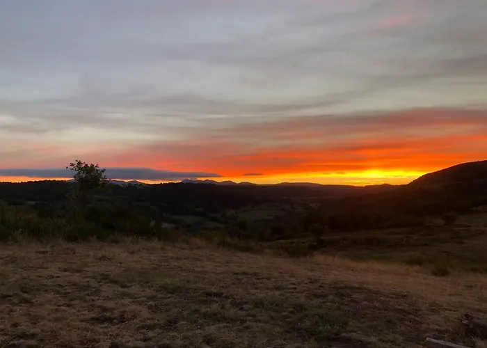 Casa de Férias Lama-gîte-des-puys écologique à 30km Des Pistes, Visite Aux Lamas Charge Ve *
