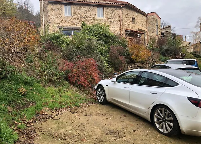 Casa de Férias Lama-gîte-des-puys écologique à 30km Des Pistes, Visite Aux Lamas Charge Ve